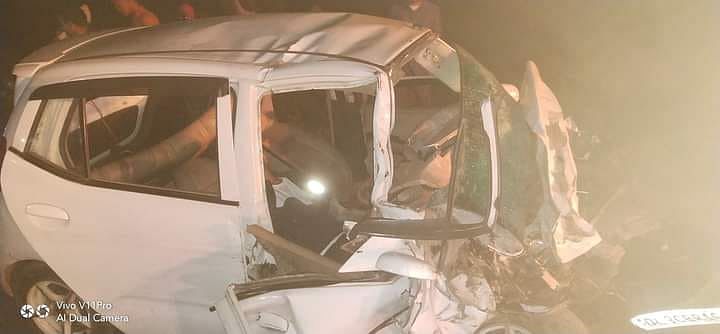 Aligarh News: तेज रफ्तार टैंकर ने कार को मारी टक्कर, चालक समेत तीन की मौत