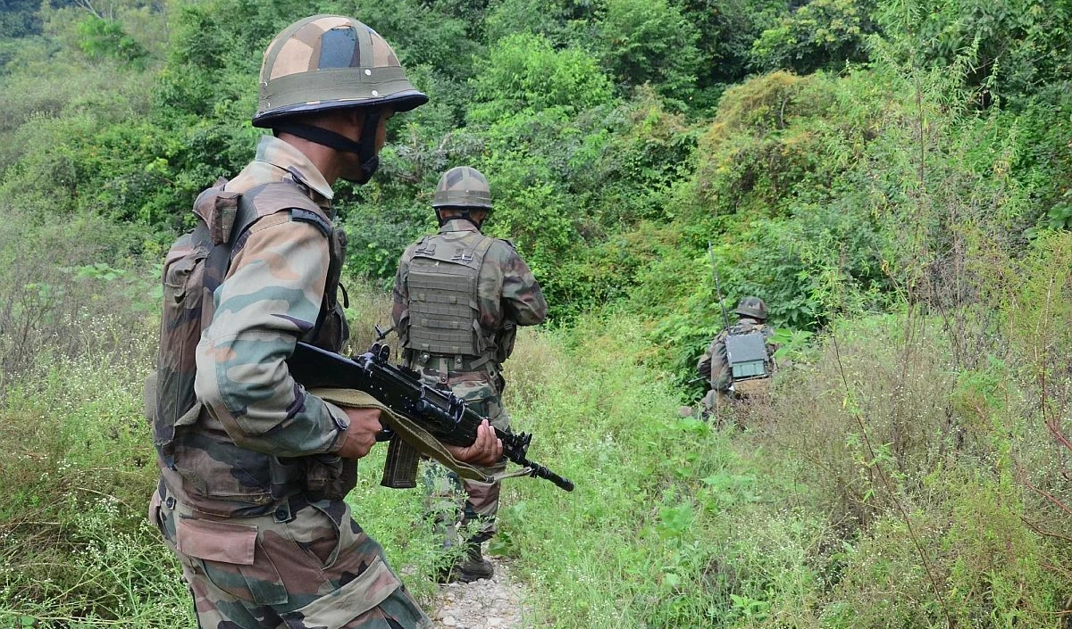 पाकिस्तान में अतंकवादियों से मुठभेड़ के दौरान छह सैन्यकर्मियों की मौत