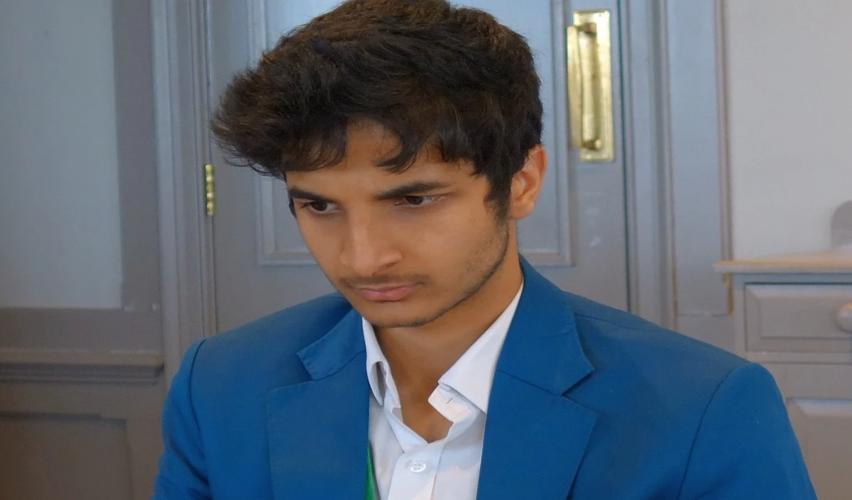 भारतीय Grandmaster Vidit Gujrathi ने उलटफेर किया, विश्व चैम्पियन मैग्नस कार्लसन को हराया