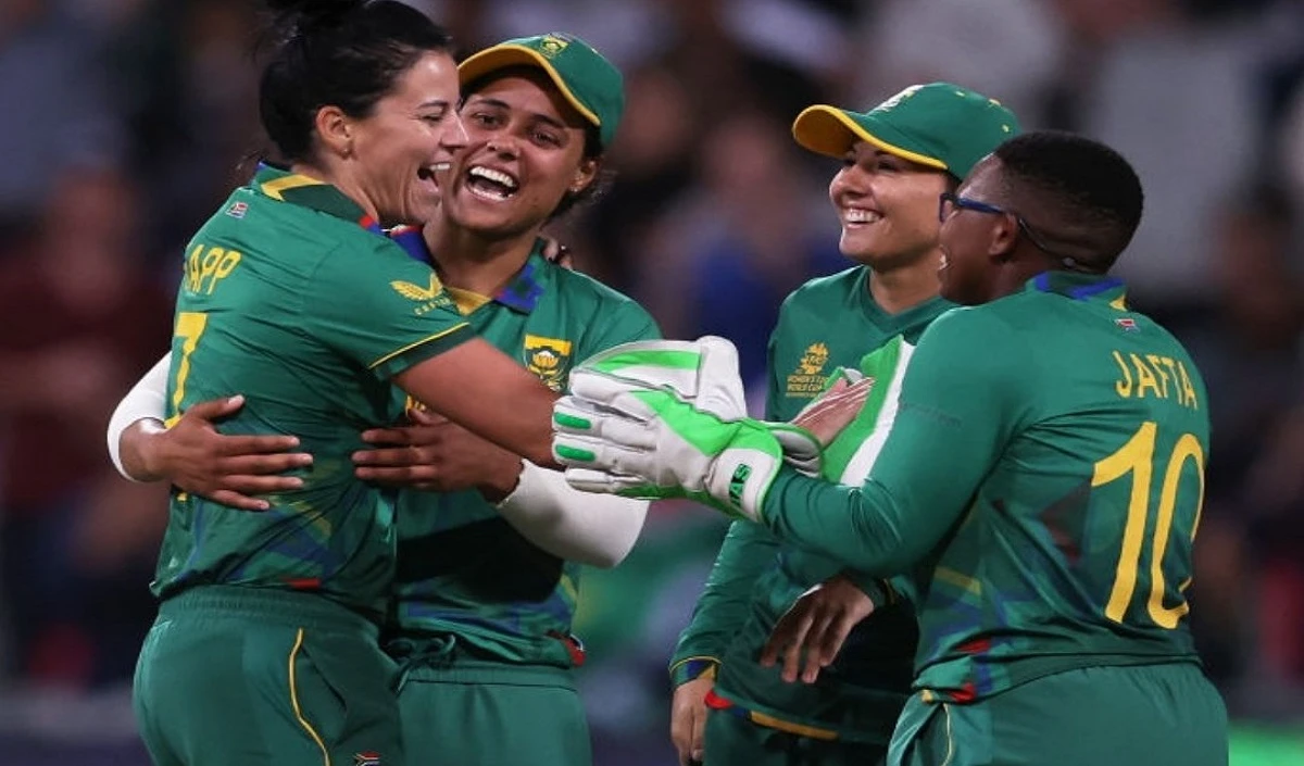 South Africa महिला टी20 विश्व कप के सेमीफाइनल में, बांग्लादेश को 10 विकेट से हराया