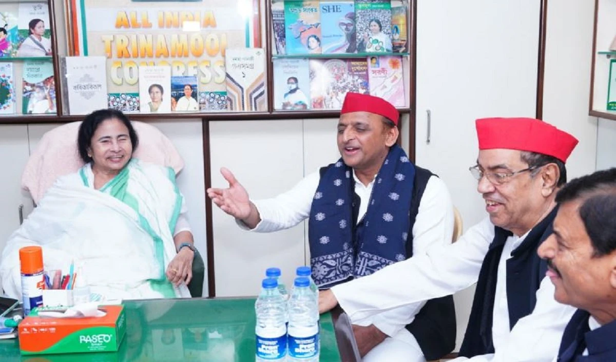 Akhilesh meets Mamta : तृणमूल और सपा ने मिलकर भाजपा से लड़ने का किया फैसला