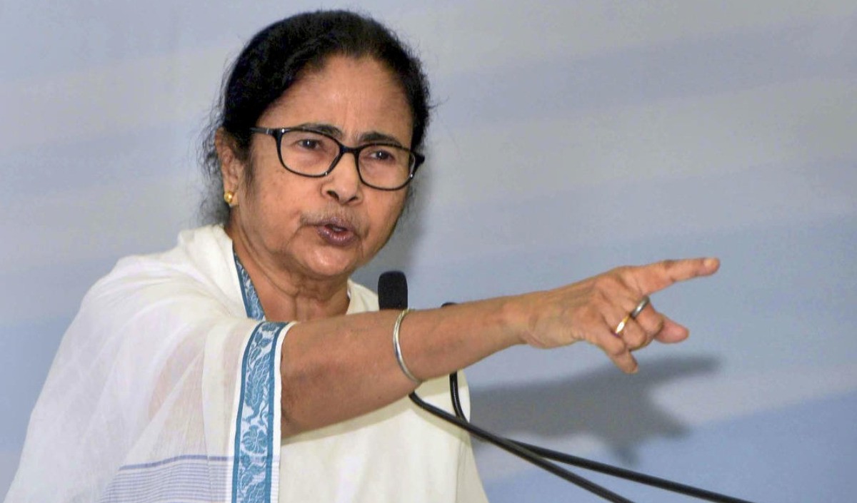 जीएसटी विधेयक का समर्थन करने का टीएमसी का फैसला गलत: Mamata