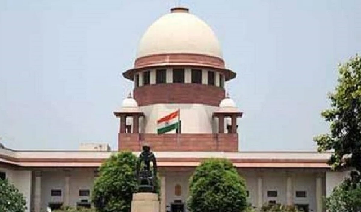 HC के आदेश पर हिरासत में लिए गए 2 IAS, UP सरकार ने SC से कहा- ये तो गजब है, CJI ने पलटा फैसला