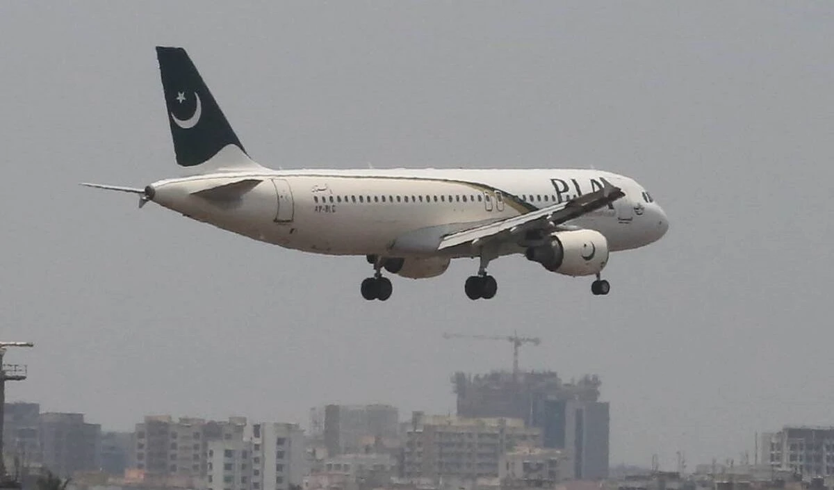 Lahore में उतरने में विफल रहने पर 10 मिनट तक भारतीय हवाई क्षेत्र में उड़ता रहा पीआईए का विमान