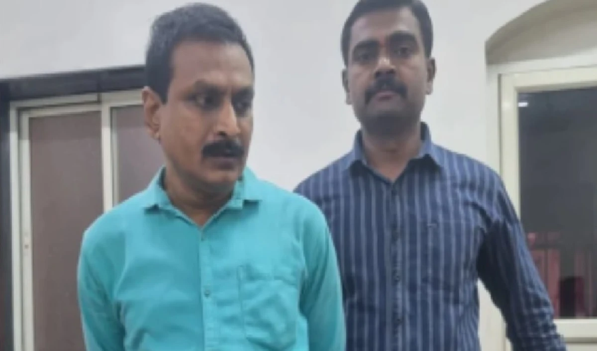 Fake IAS officer: PMO से हूं… सीक्रेट मिशन पर आया, IAS अधिकारी बनकर घूम रहा शख्स पुणे में गिरफ्तार