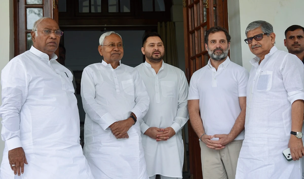 Opposition Unity: पटना में 23 जून को होगी विपक्षी दलों की बैठक, राहुल गांधी और मल्लिकार्जुन खड़गे भी होंगे शामिल