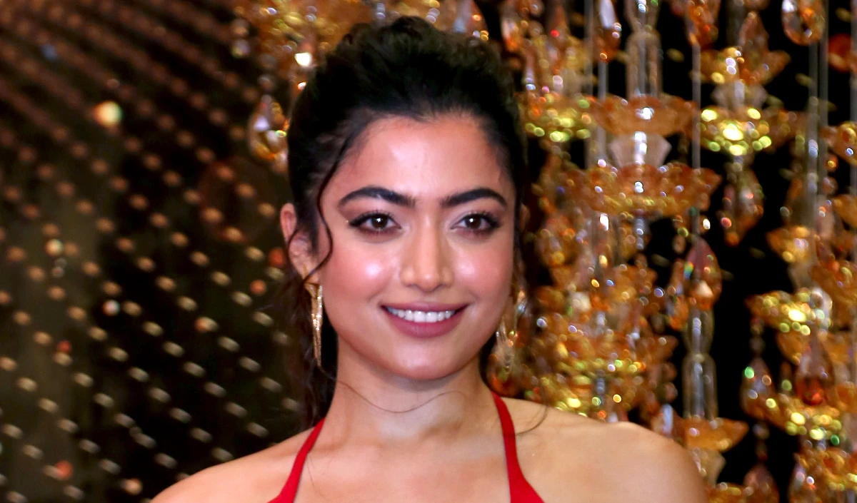 Bollywood wrap Up | साउथ एक्ट्रेस Rashmika Mandanna से उनकी की खास मैनेजर ने ठगे लाखों रुपये, तुरंत नौकरी से निकाला