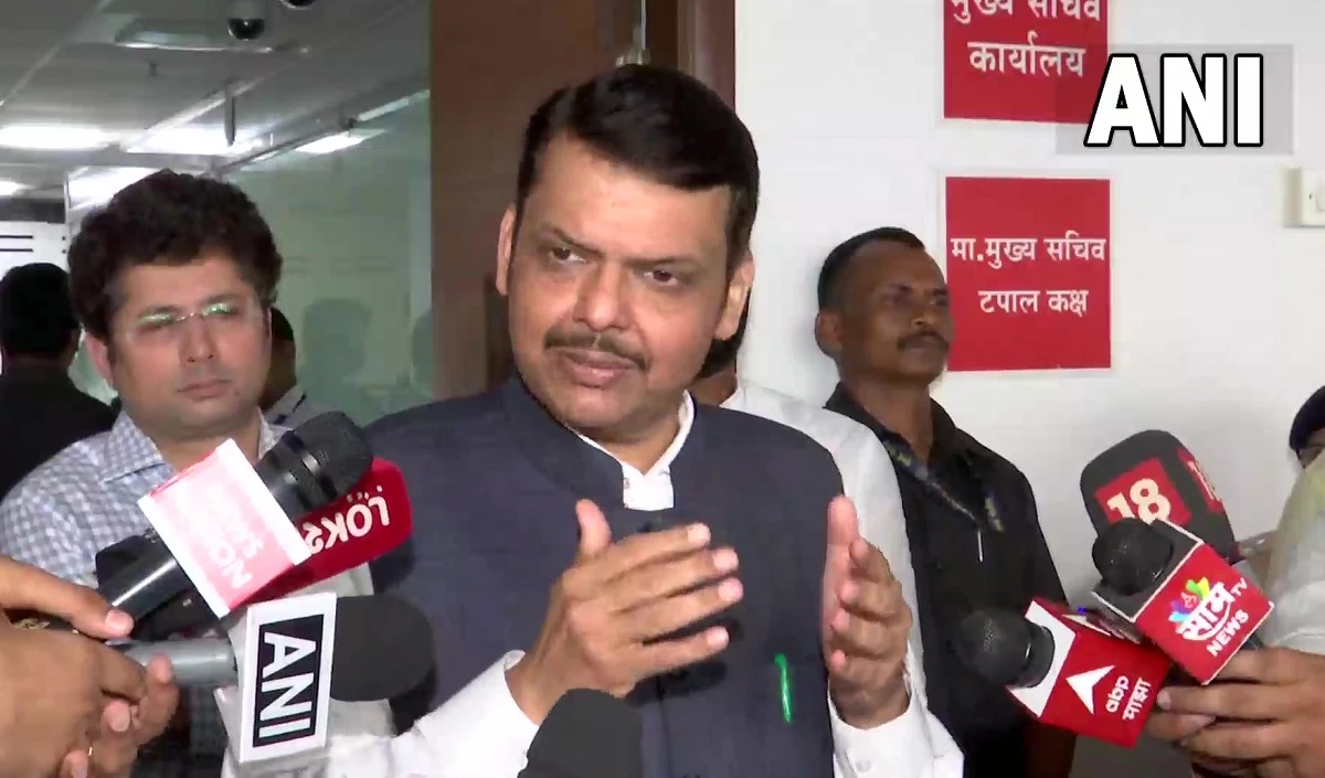 Maharashtra: देवेन्द्र फडणवीस बोले- हमारा हिंदुत्व मुस्लिम विरोधी नहीं, उद्धव पर भी साधा निशाना