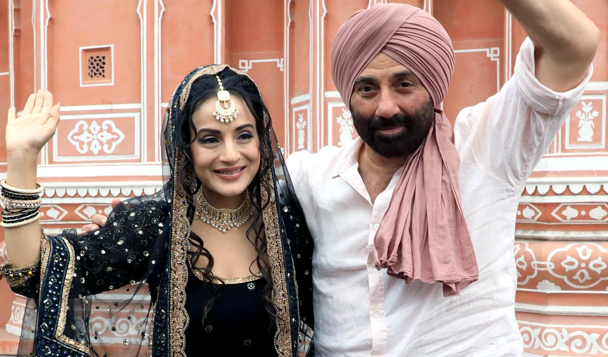 सनी देओल और अमीषा पटेल सहित पूरी कास्ट ने दिल्ली नें मचाया गदर! Gadar 2 का किया प्रमोशन