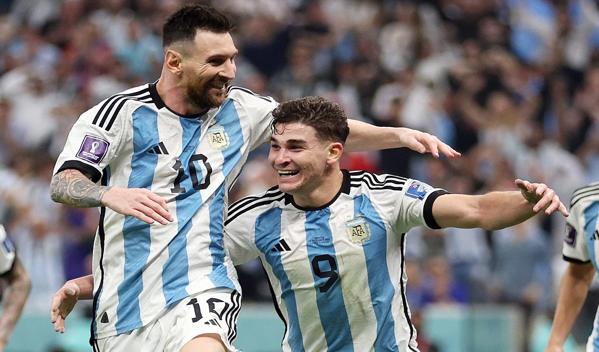 Lionel Messi यूएफा के सत्र के सर्वश्रेष्ठ खिलाड़ी के पुरस्कार की दौड़ में