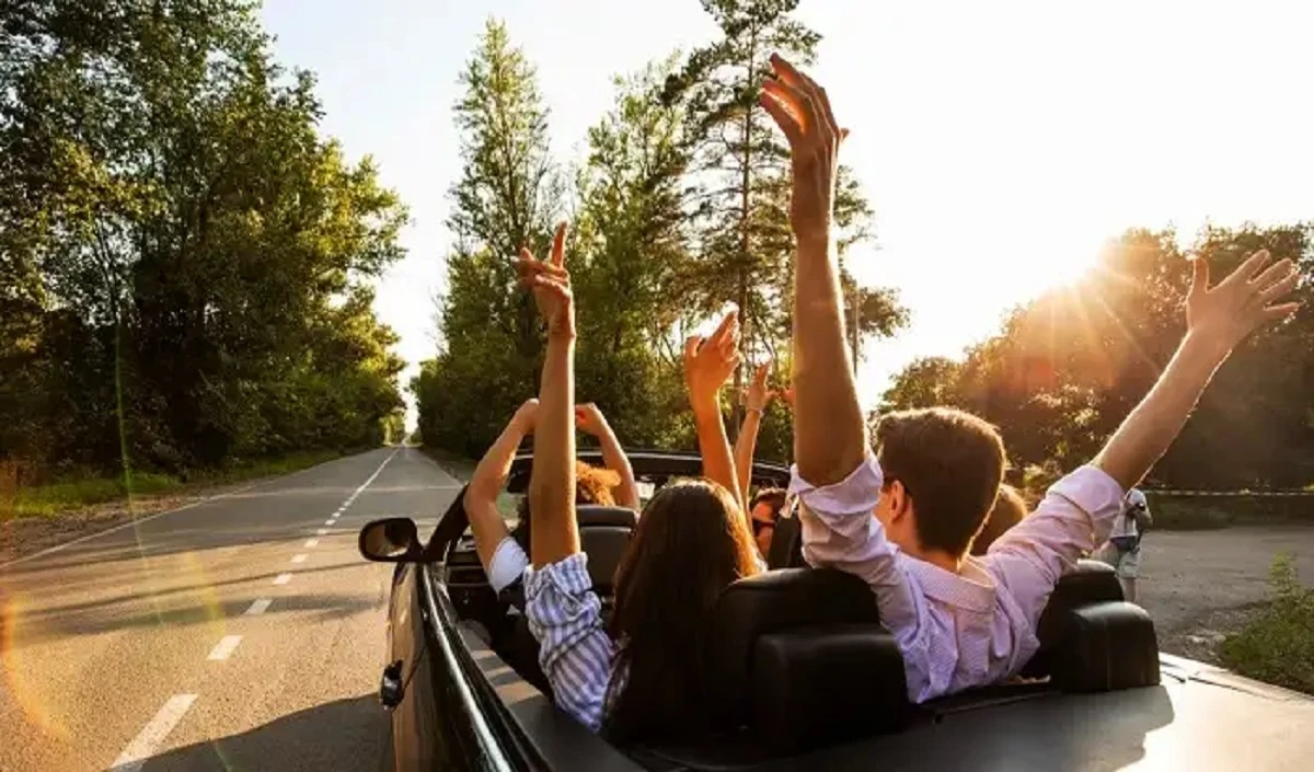 Travel Tips: दोस्तों संग फ्रेंडशिप डे पर घूमने का बना रहे प्लान, अपनी टोली संग घूम आएं ये खूबसूरत जगहें