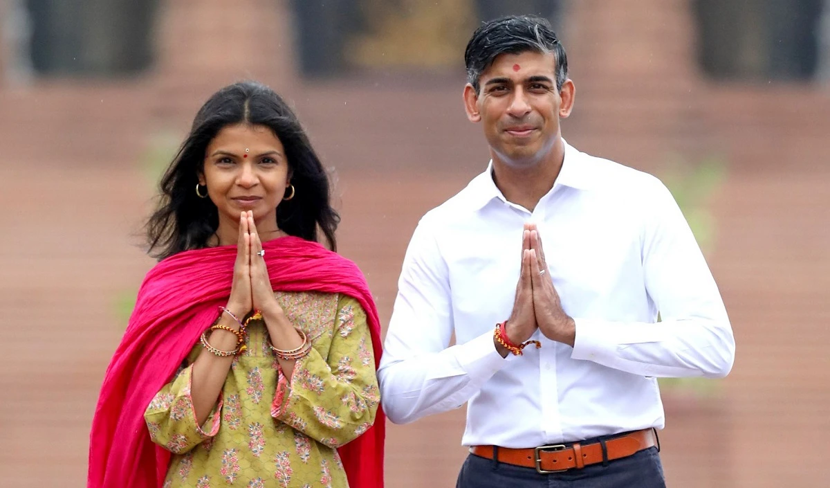 UK के पीएम Rishi Sunak या उनकी पत्नि अक्षता, दोनों में से कौन है अधिक पढ़ा लिखा, Qualification जानकर हो जाएंगे हैरान
