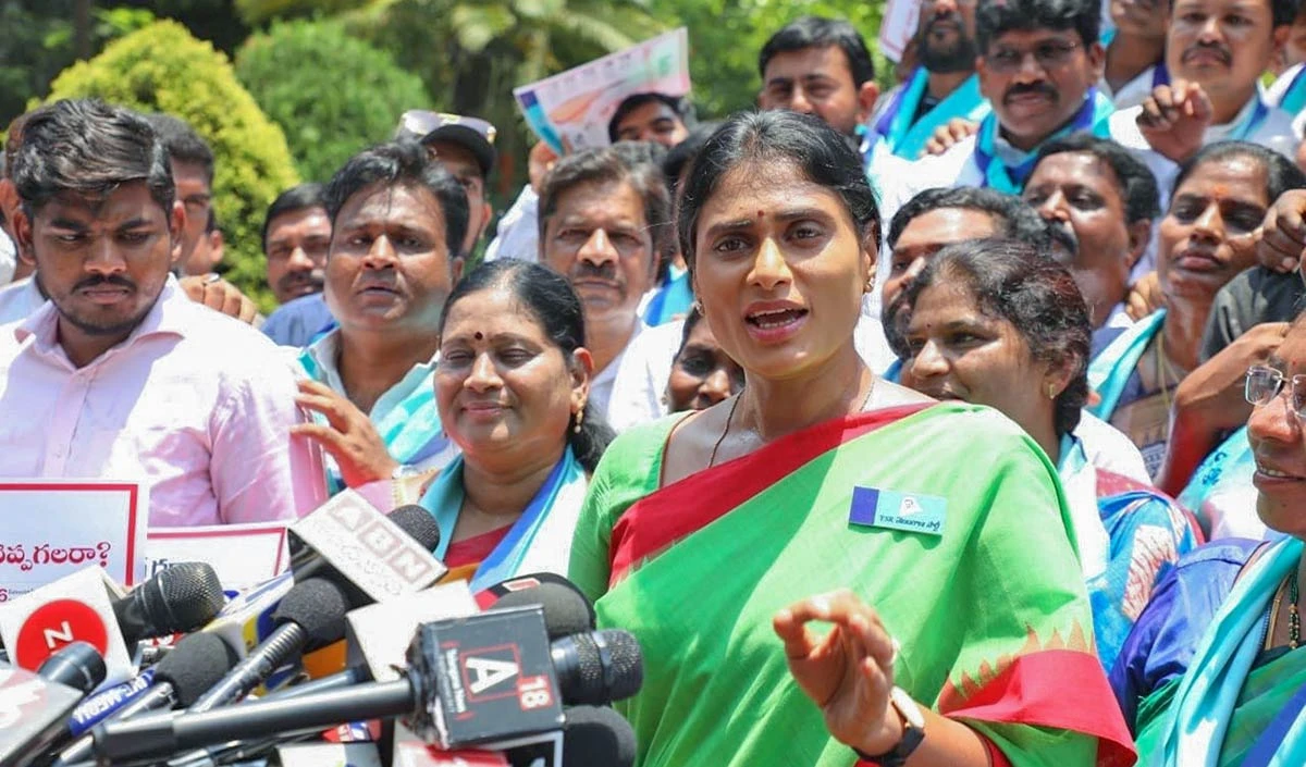 Telangana Election 2023: कांग्रेस में पार्टी का विलय कर सकती हैं वाईएस शर्मिला, 17 सितंबर को ले सकती हैं बड़ा फैसला