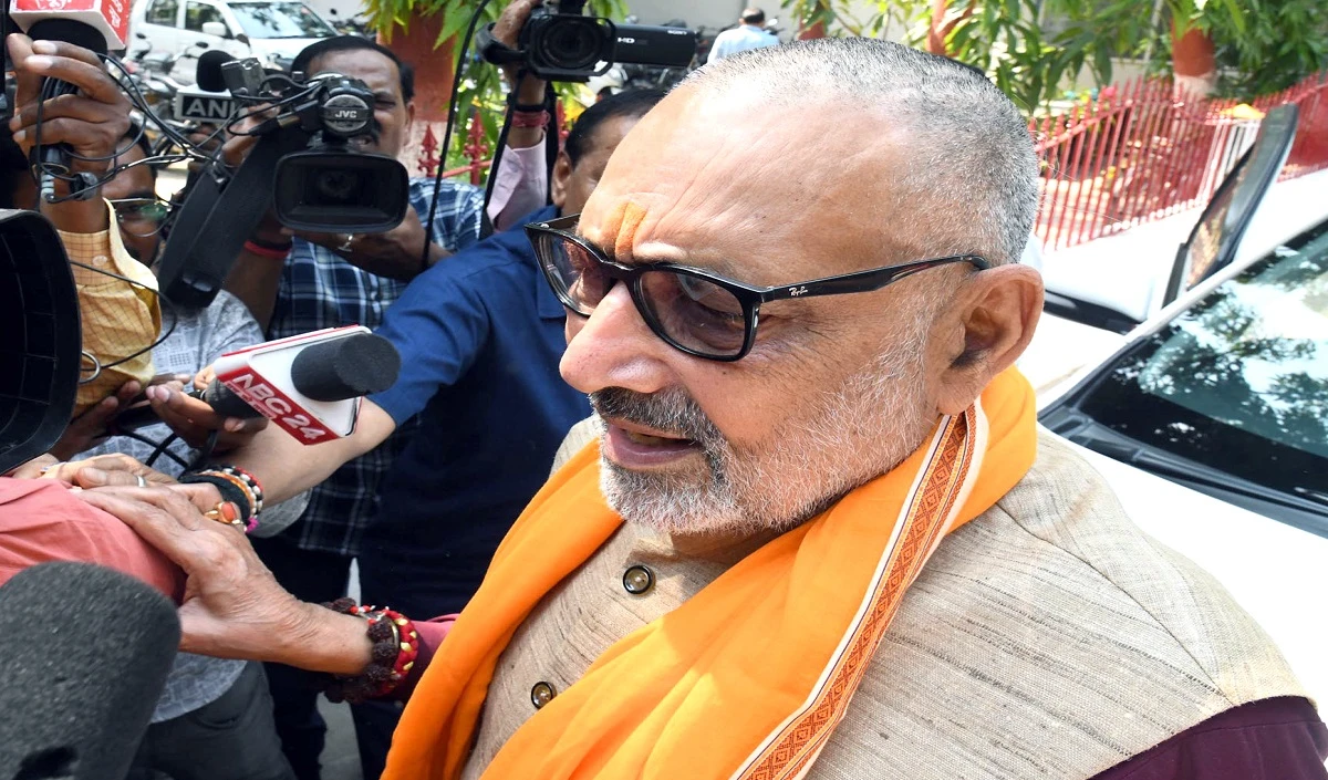 Bihar: गिरिराज सिंह की भविष्यवाणी, लालू के चक्रव्यूह में फंस चुके हैं नीतीश कुमार, जल्‍द बन जाएंगे पूर्व CM
