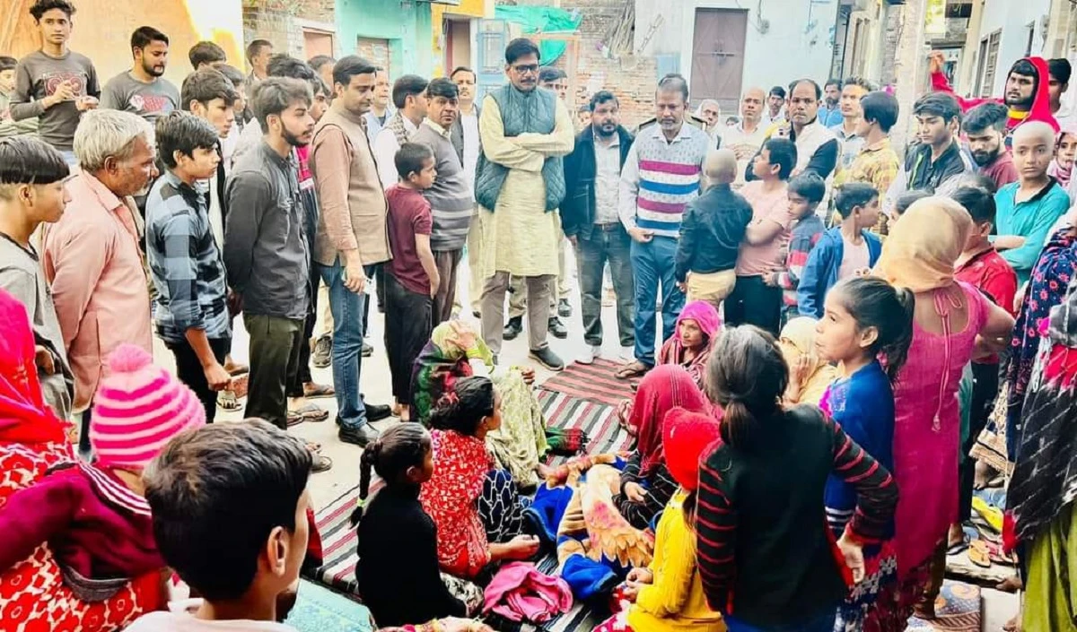 Jewar MLA धीरेन्द्र सिंह ने इलाके में हुए वीभत्स Accident में मृतकों के परिजनों से की मुलाकात, सरकार से हरसंभव सहयोग का दिलाया भरोसा