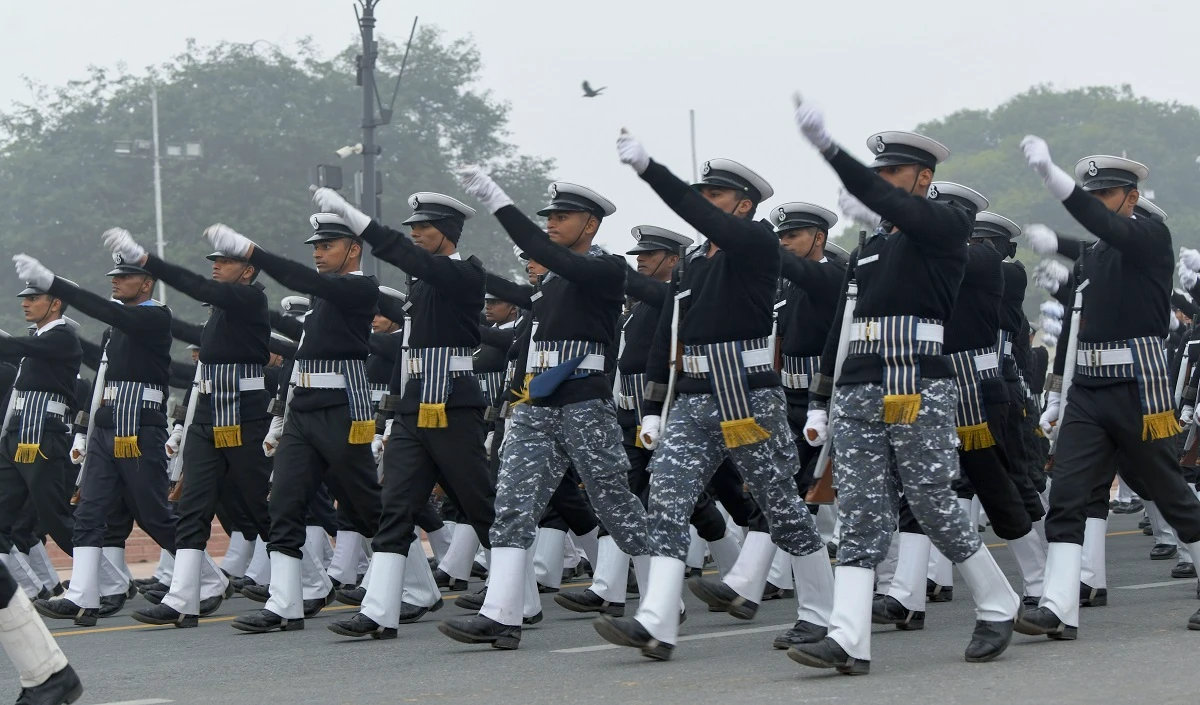 Republic Day 2024: दिल्ली में कड़ाके की ठंड में नहीं हिला जवानों का हौंसला, कोहरे में भी की परेड की रिहर्सल
