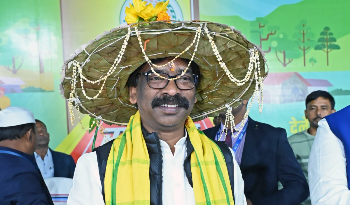 अचानक ED की रडार पर कैसे आए हेमंत सोरेन, आखिर झारखंड की राजनीति में आगे क्या होने वाला है?