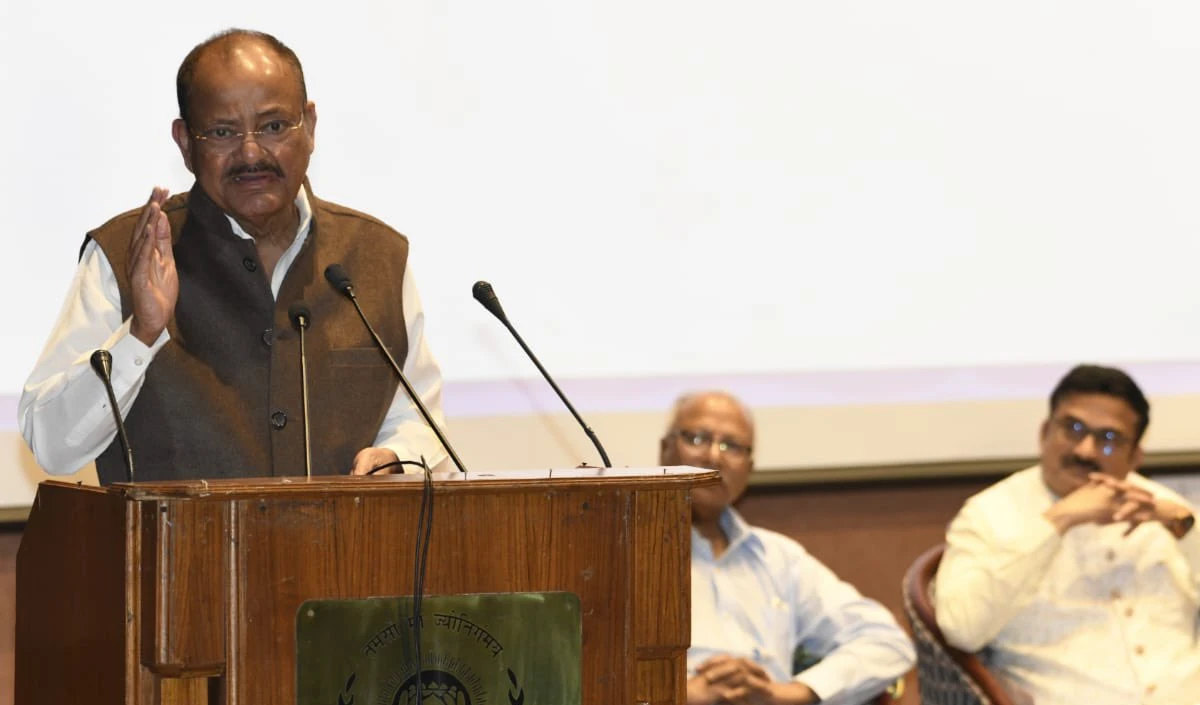 वेंकैया नायडू, वैजयंतीमाला, मिथुन चक्रवर्ती सहित 132 को पद्म पुरस्कार देने की घोषणा