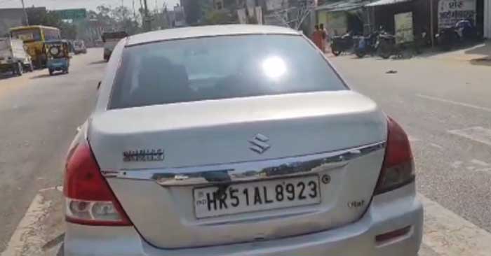 रसड़ा में डिवाइडर से टकराई कार, चार जख्मी