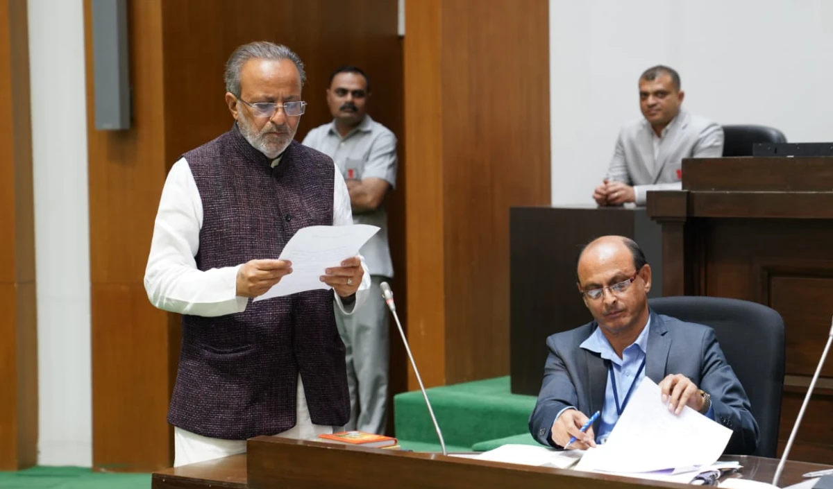 कांग्रेस नेता अर्जुन मोढवाडिया ने गुजरात विधानसभा से दिया इस्तीफा, बीजेपी में शामिल होने की संभावना