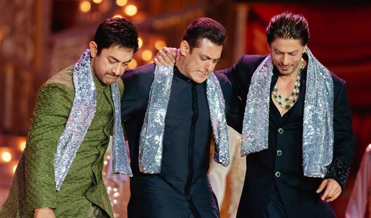 Bollywood Wrap Up | अंबानी फैमिली के फंक्शन में बॉलीवुड स्टार्स ने लगाए चार चांद, शाहरुख खान और सलमान खान ने जीता दिल