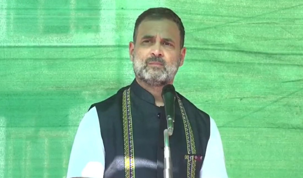 PM Modi पर टिप्पणी को लेकर चुनाव आयोग ने राहुल गांधी को दी हिदायत, कहा- सोच-समझकर बयान दें