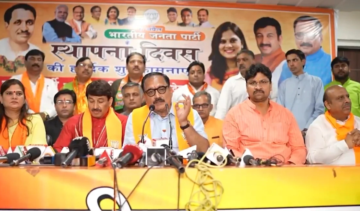 Kejriwal को 7 विधायक देकर भी उत्तर पूर्व दिल्ली में शिक्षा एवं स्वास्थ्य सेवाएं बदहाल हैं, जनता उनको माफ नही करेगी: Manoj Tiwari