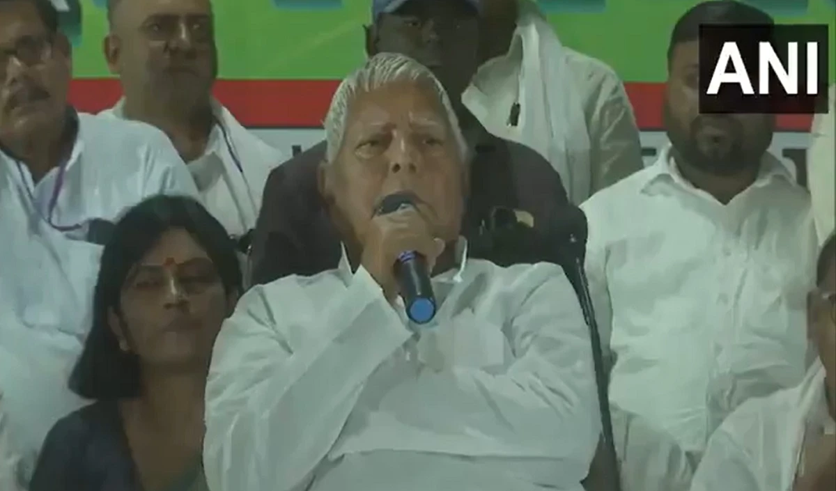 संविधान खत्म करने वालों को हम खत्म कर देंगे, बेटी रोहिणी के प्रचार में पहुंचे लालू ने केंद्र-बीजेपी पर जमकर निशाना साधा