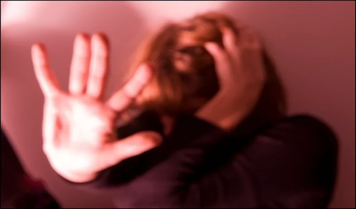 शादी का झांसा देकर युवती से बलात्कार, चार लोगों पर मामला दर्ज