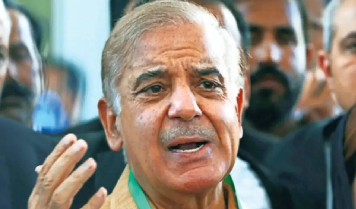 Shehbaz Sharif को लेकर जा रहे विमान को लाहौर की तरफ मोड़ा, अन्य यात्रियों को हुई असुविधा