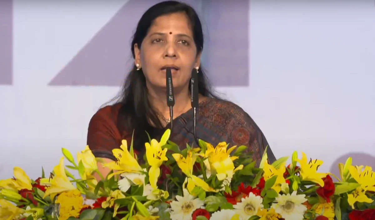 भाजपा सरकार मेरे पति को इंसुलिन न देकर जेल में मारना चाहती है: Sunita Kejriwal