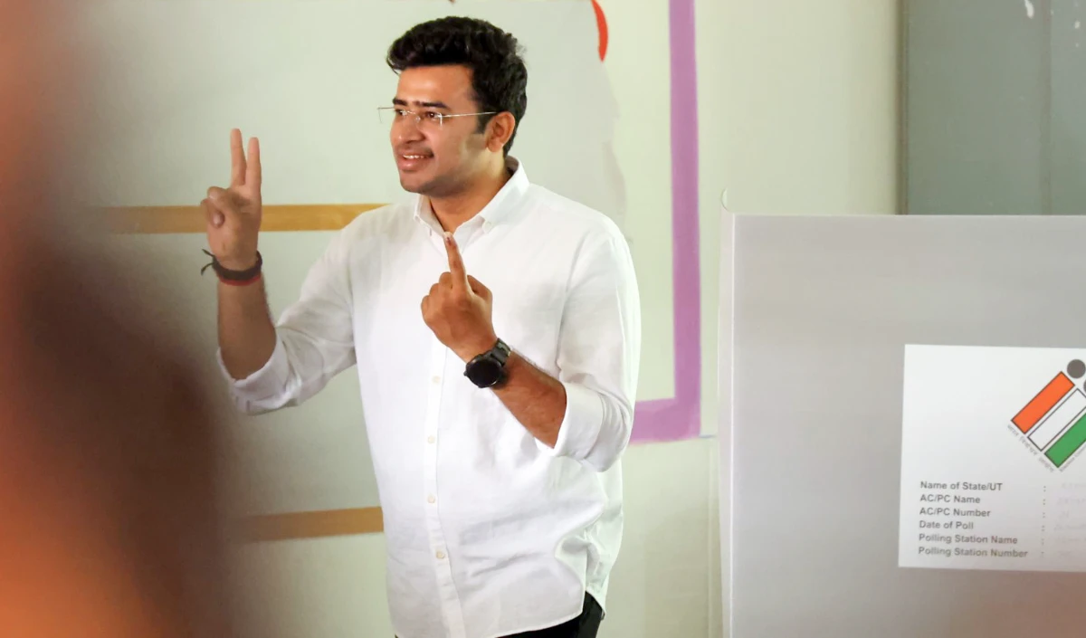 Karnataka: तेजस्वी सूर्या की बढ़ी मुश्किलें, धर्म के नाम पर वोट मांगने का लगा आरोप, FIR दर्ज
