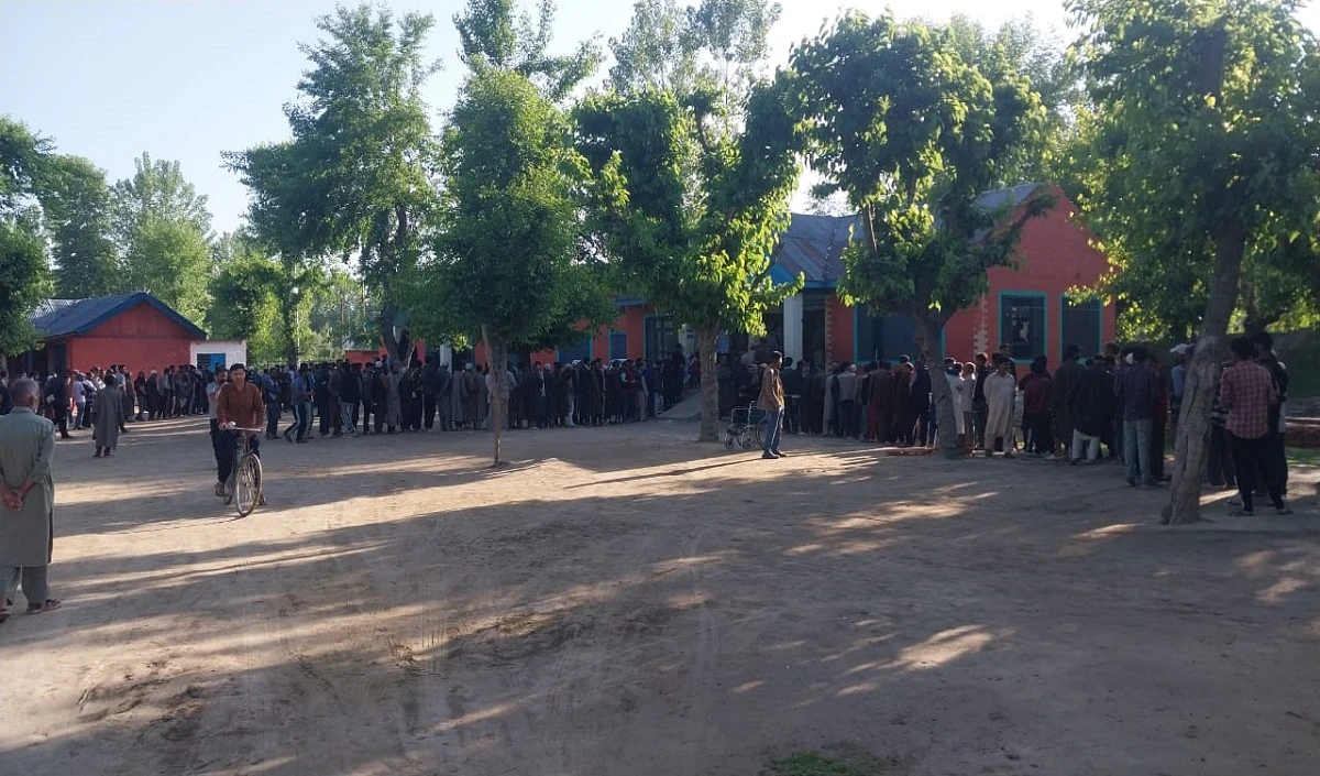 Baramulla में दोपहर तीन बजे तक 45 प्रतिशत वोट पड़े, 40 साल में सबसे ज्यादा मतदान