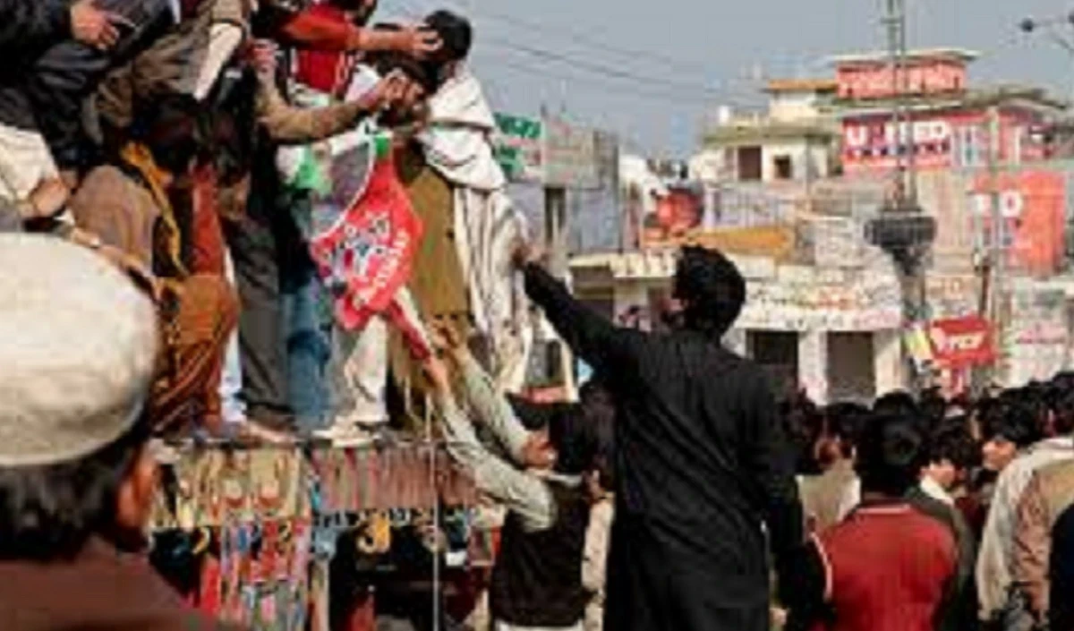 PoK में हड़ताल के चौथे दिन भी स्थिति तनावपूर्ण, Prime Minister ने 23 अरब रुपये का अनुदान आवंटित किया