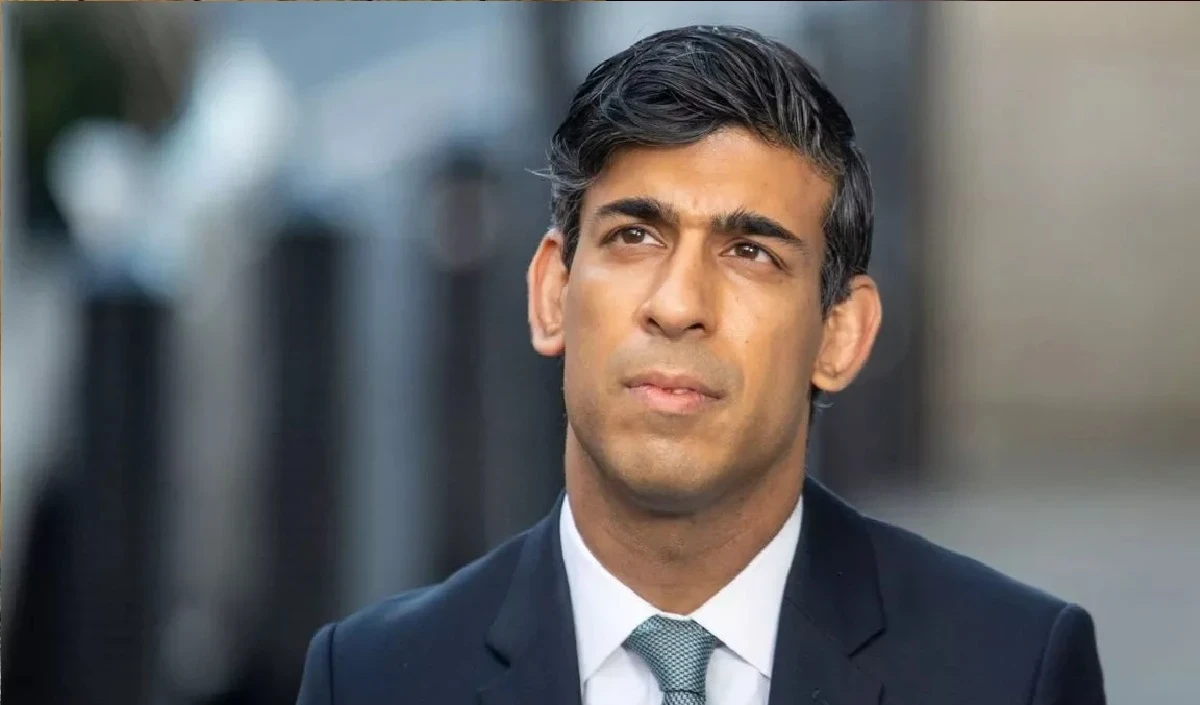 Sunak ने Britain में मरीजों को संक्रमित खून चढ़ाए जाने के दशकों पुराने प्रकरण को लेकर माफी मांगी