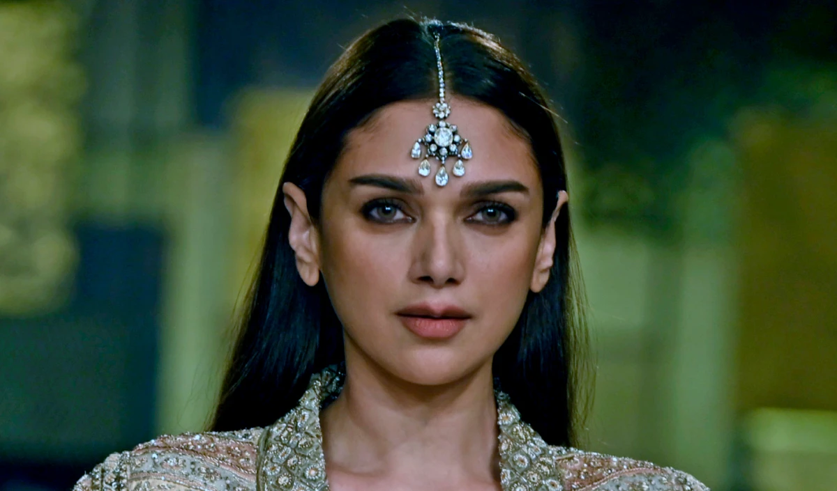 UK के Heathrow Airport को Aditi Rao Hydari ने कहा सबसे खराब एयरपोर्ट, 45 घंटे बाद मिला सामान, जानें क्या है पूरा माजरा