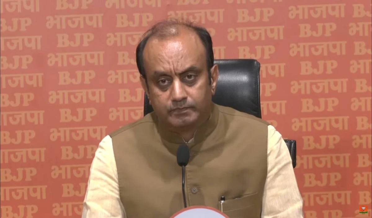 ‘कांग्रेस पेपर लीक की जननी’, राहुल गांधी पर BJP का पलटवार, उम्र के साथ व्यक्ति की बुद्धि नहीं बढ़ती
