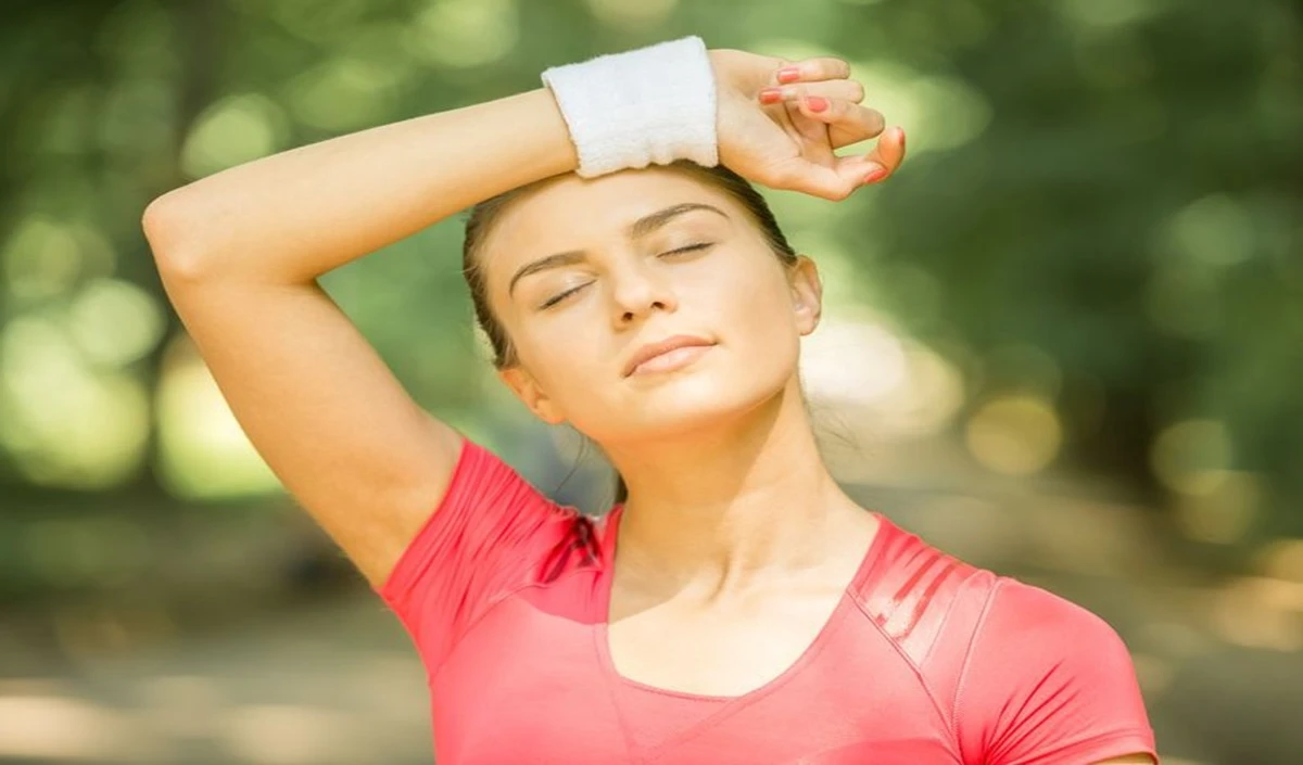 Heat Wave Prevention: गर्मियों में लू से खुद का बचाव करने के लिए फॉलो करें ये टिप्स, बार-बार नहीं पड़ेंगे बीमार