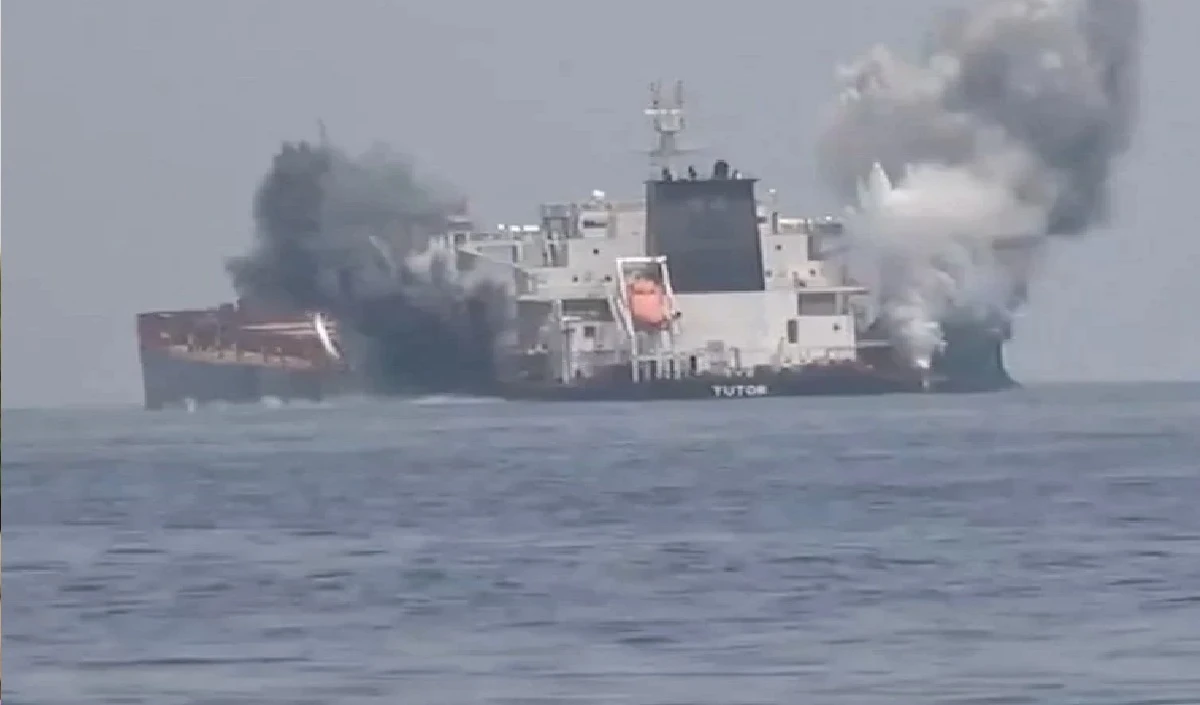 Houthi Attack On Red Sea: लाल सागर में हूती ने फिर मचाया हड़कंप, दो जहाजों पर किया हमला