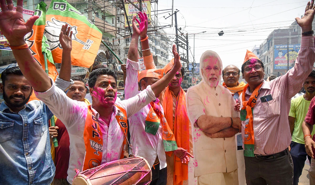 Kashmir | भाजपा कश्मीर विंग ने नरेंद्र मोदी के प्रधानमंत्री के रूप में तीसरे कार्यकाल का जश्न मनाया