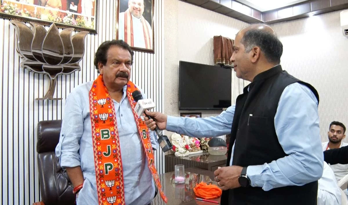 सब इंस्पेक्टर से लेकर मंत्री बनने तक दिलचस्प रहा है SP Singh Baghel का राजनीतिक सफर