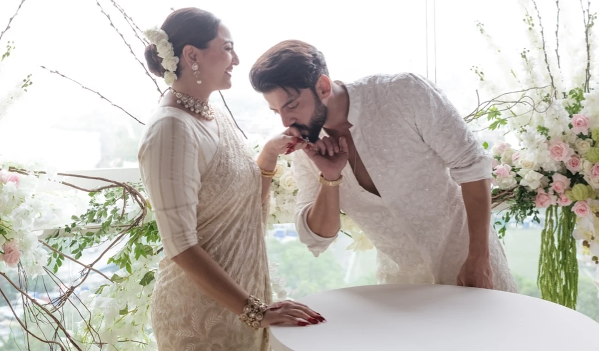 Video | अपनी शादी के दिन Sonakshi Sinha ने अपनी मां की शादी की साड़ी पहनी, फिर लाल बनारसी में किया पति Zaheer Iqbal संग जमकर डांस