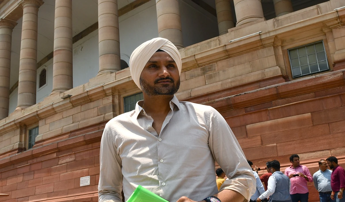Harbhajan Singh, Yuvraj Singh और Suresh Raina मुश्किलों में फंसे, दिव्यांगों का मजाक उड़ाने के बाद हुई FIR