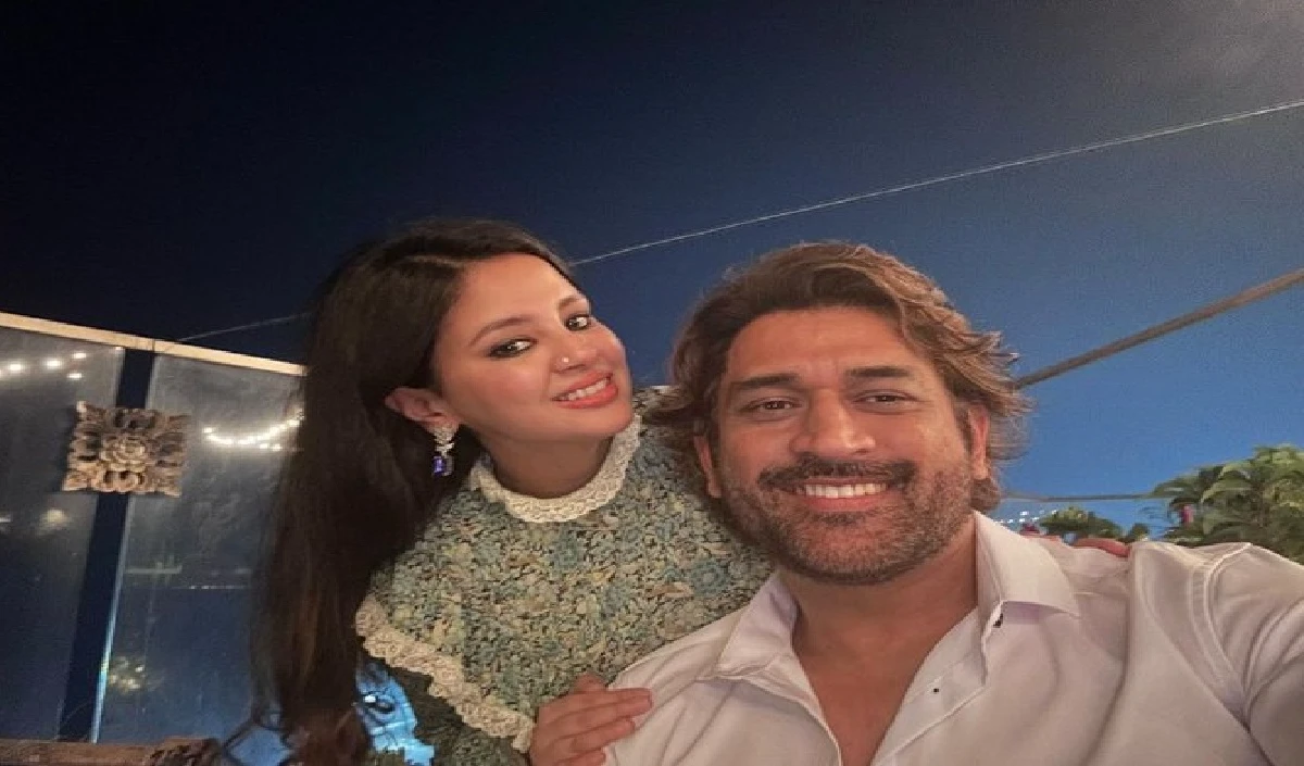 किसी फिल्मी कहानी से कम नहीं है धोनी और साक्षी की लव स्टोरी, शादी को हुए 15 साल पूरे
