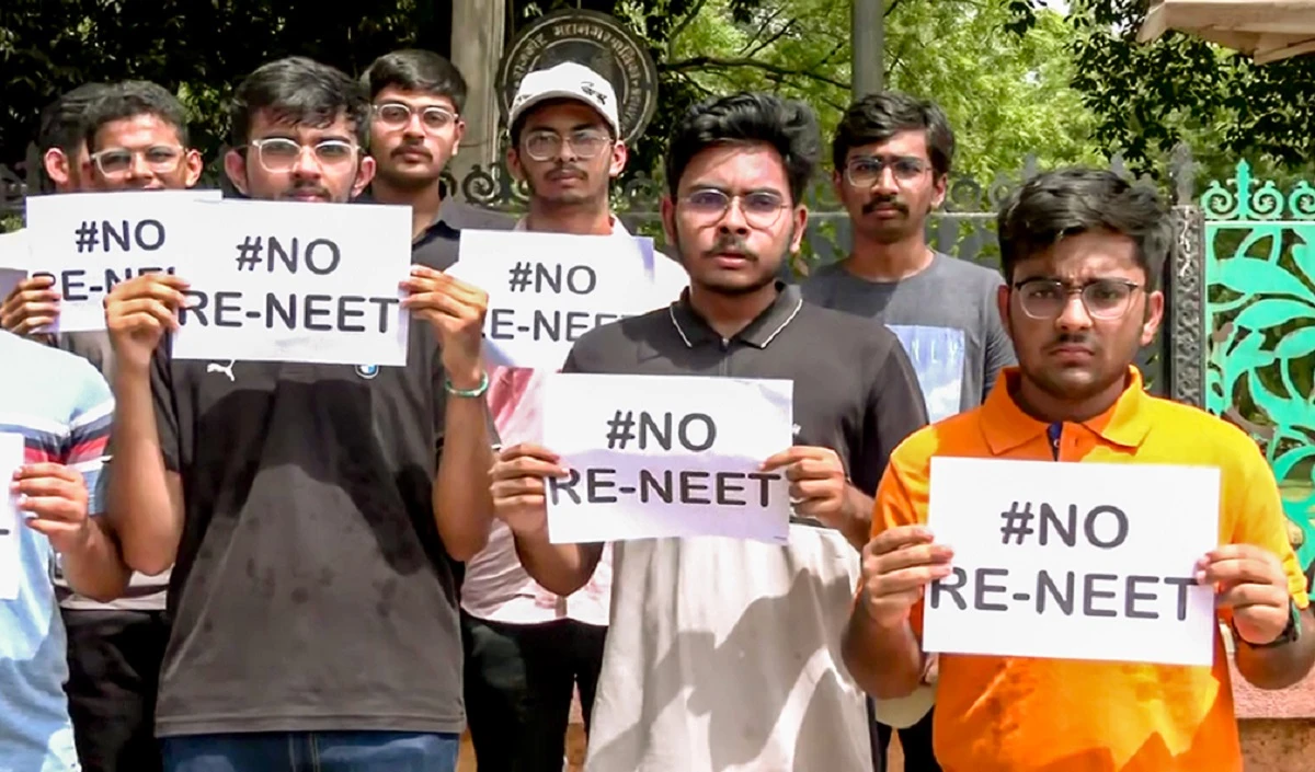 NEET विवाद पर लोकसभा में बोले PM Modi, युवाओं के भविष्य से खिलवाड़ करने वालों को कत्तई छोड़ा नहीं जाएगा