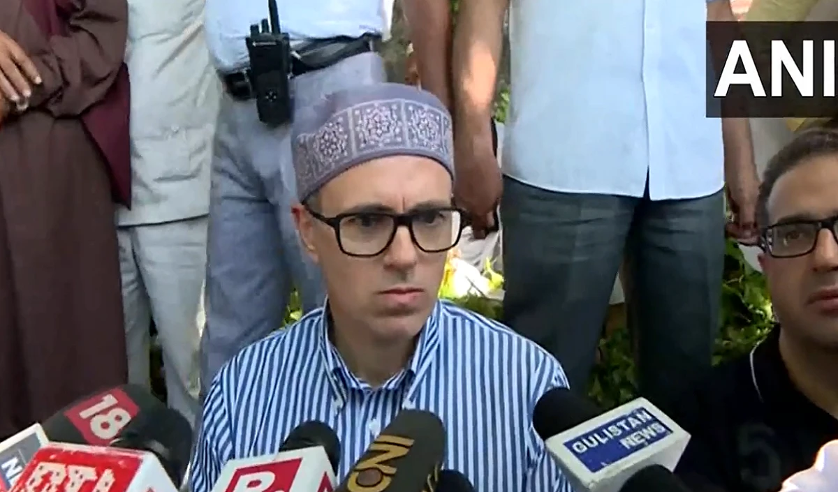 मोदी सरकार को उमर अब्दुल्ला की चुनौती, कहा- आतंकवादियों के सामने न झुकें, चुनाव कराएं