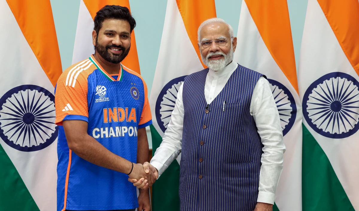 Team India Meeting PM Modi: PM मोदी का सवाल, जीत के बात क्यों चखी मिट्टी, जानिए रोहित शर्मा ने क्या बताया