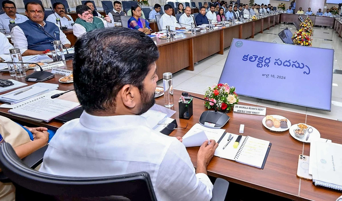 रेवंत रेड्डी ने लगाया KCR की पार्टी पर ‘करोड़ों की लूट’ का आरोप, योजनाओं की जांच को लेकर ये कहा