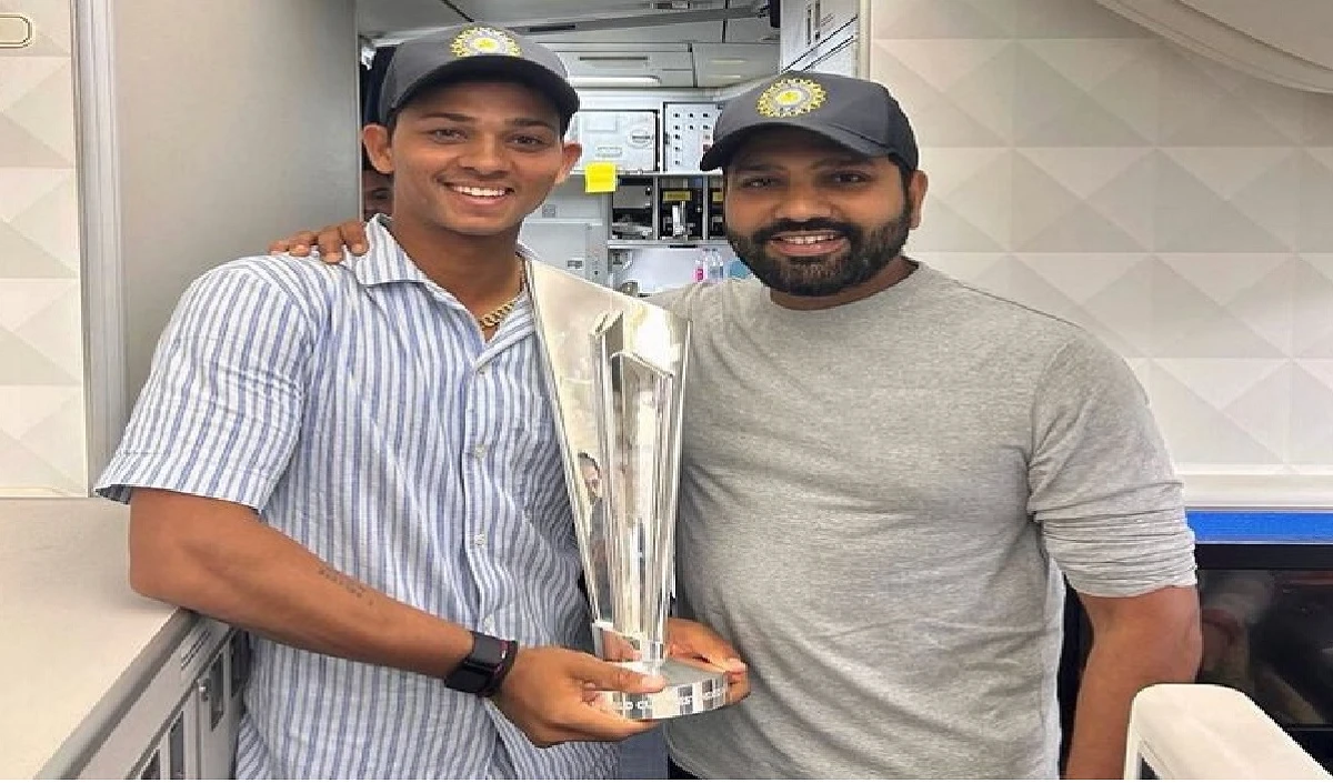 खास जर्सी पहन कर PM Modi से मुलाकात करने पहुंची है T20 Champion भारतीय टीम, इस खिलाड़ी ने शेयर की फोटो