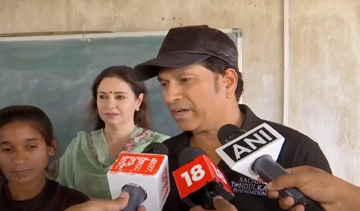 टेनिस खिलाड़ी जिसके साथ बल्लेबाजी करना पसंद करूंगा वह फेडरर है: Tendulkar